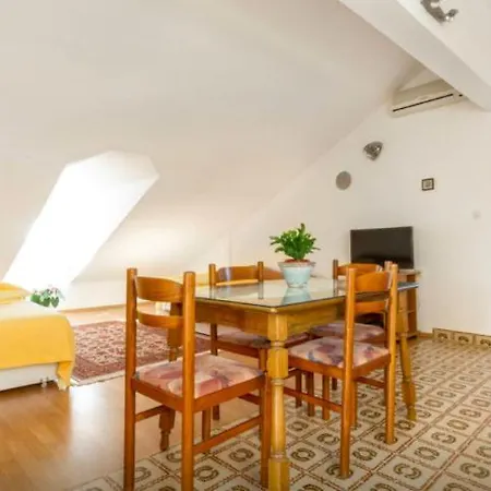 Madrugada Apartamento *